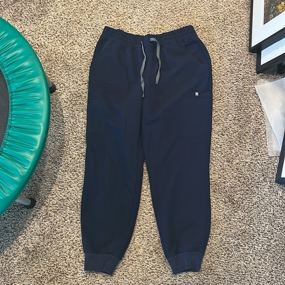 FIGS Navy High Waisted Uman Relaxed - Jogger Scrub Pants - Picture 2 of 6